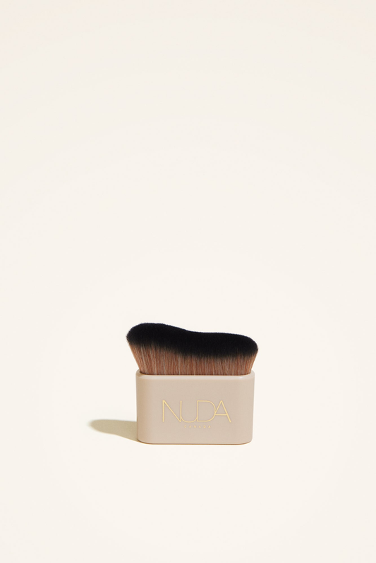 Kabuki Brush vs. Blending Brush: Achieving The Perfect Tan with Nuda's Blending Brush